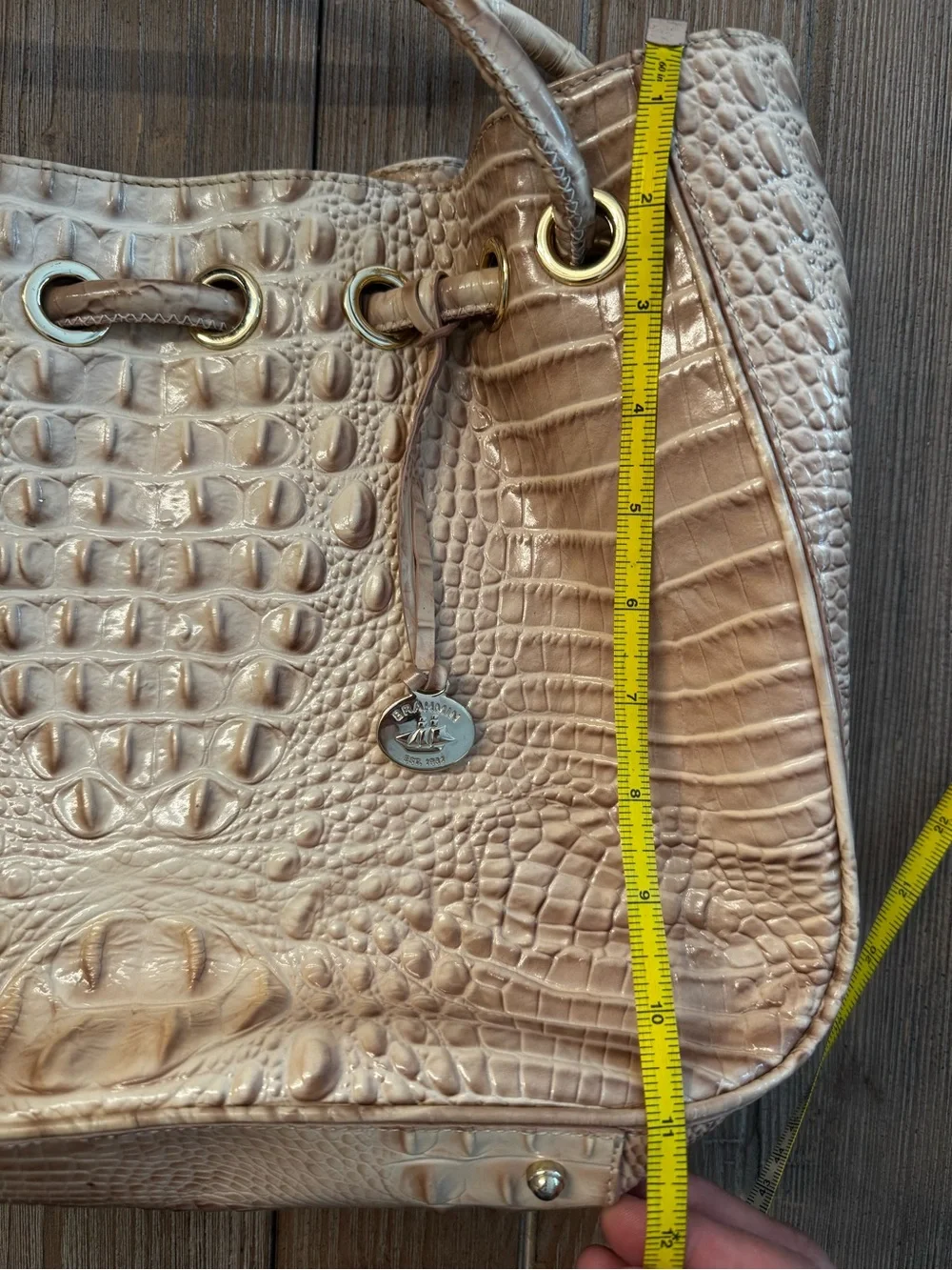 Brahmin Large Duxbury Drawstring Bucket Bag in Parchment Melbourne croc embossed